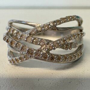 White gold ring 10K with diamonds.